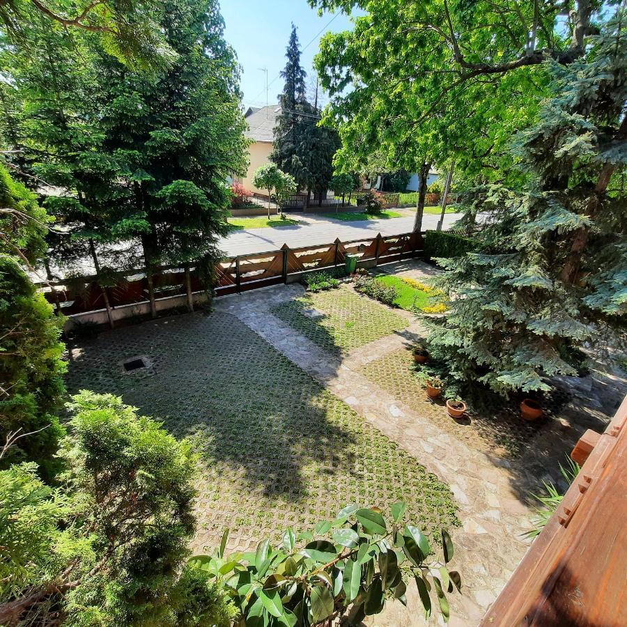 Toelgyes Apartment Hajdúszoboszló Екстериор снимка
